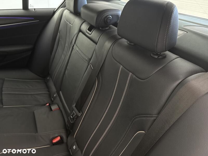 BMW Seria 5 - 21