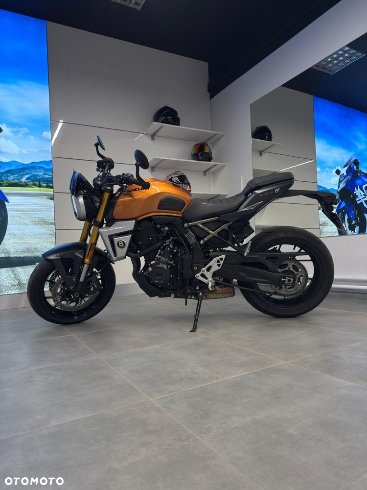 Suzuki GSX - 2