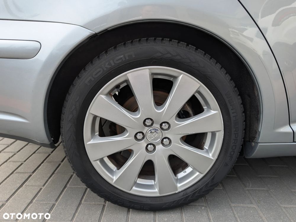 Toyota Avensis 2.0 VVT-i Sol - 19