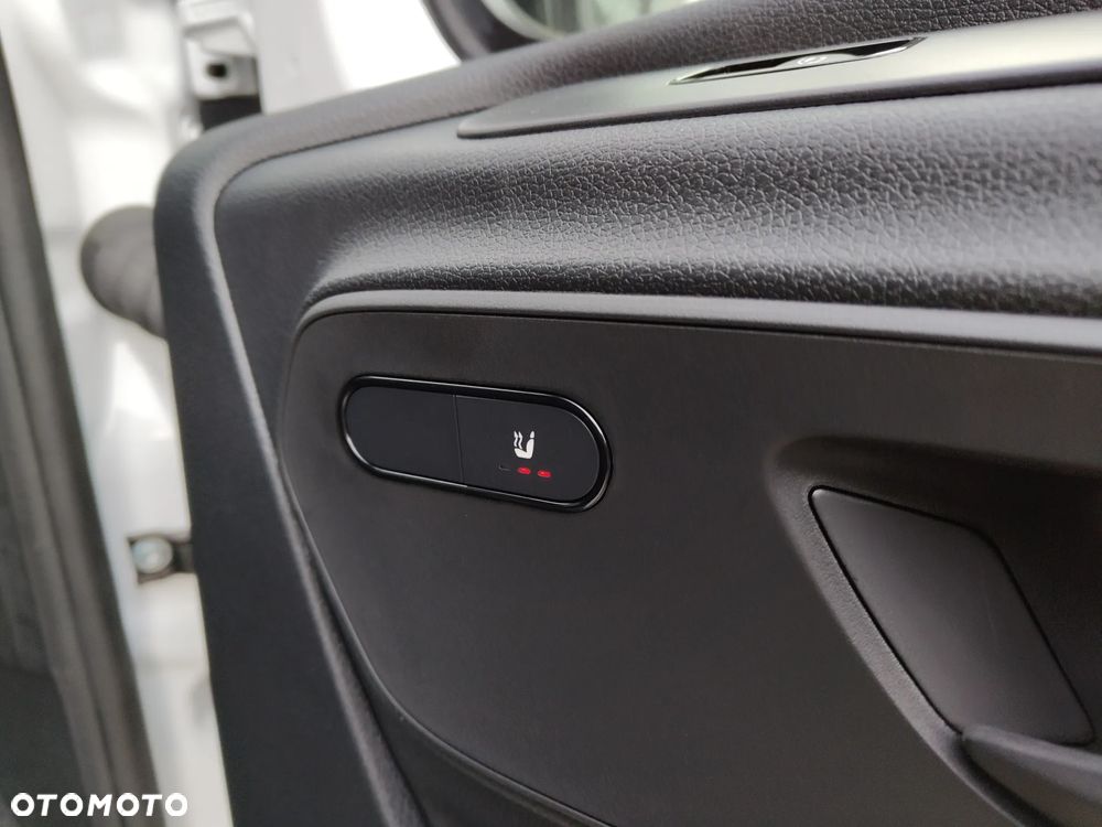 Mercedes-Benz Sprinter - 12