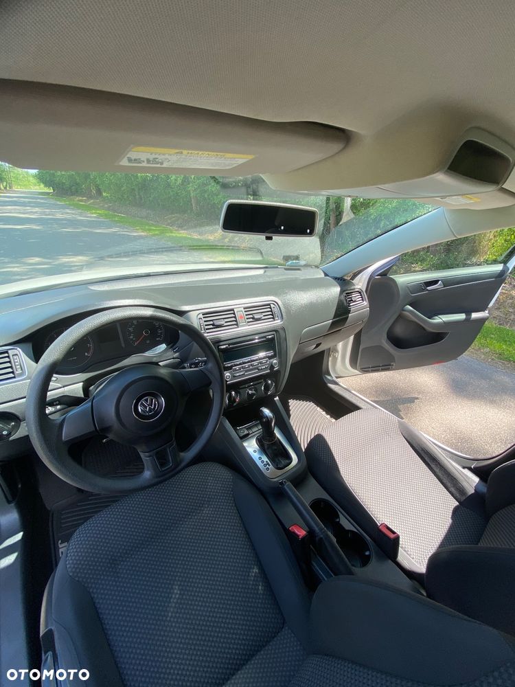 Volkswagen Jetta - 16