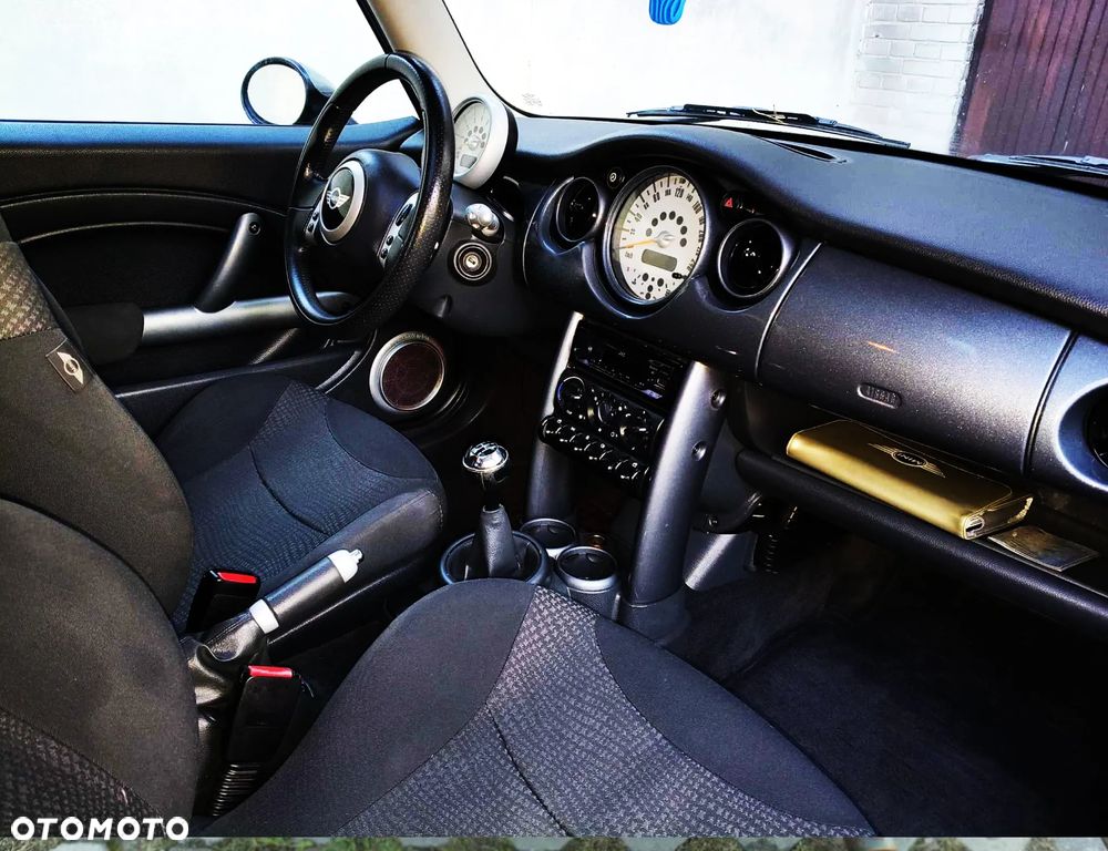 MINI Cooper Standard - 4