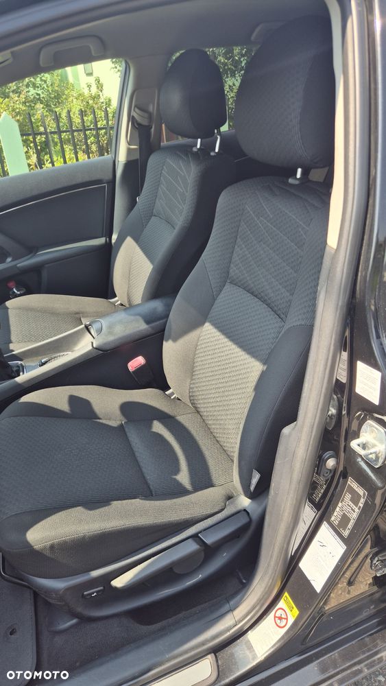 Toyota Avensis 2.0 D-4D Sol+NAVI - 9