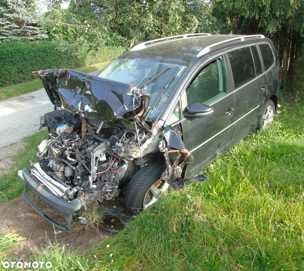 Volkswagen Touran 2.0 TDI DPF Comfortline - 4