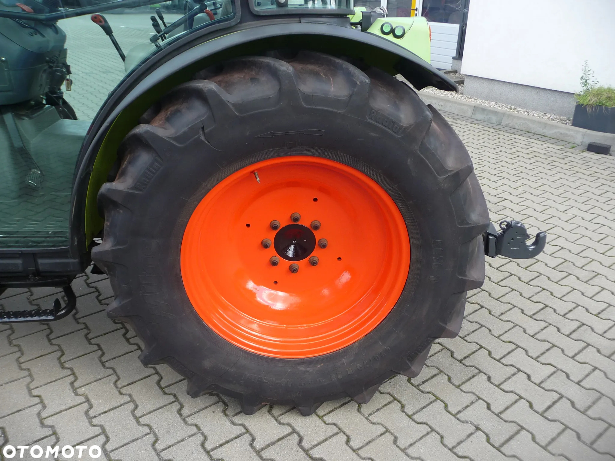 Claas Nexos 240F - 10