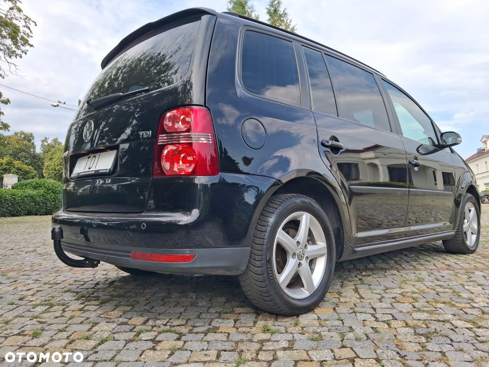 Volkswagen Touran - 8