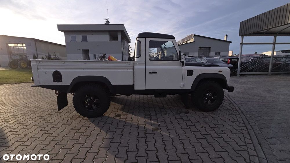 Land Rover Defender 110 Hard Top E - 4