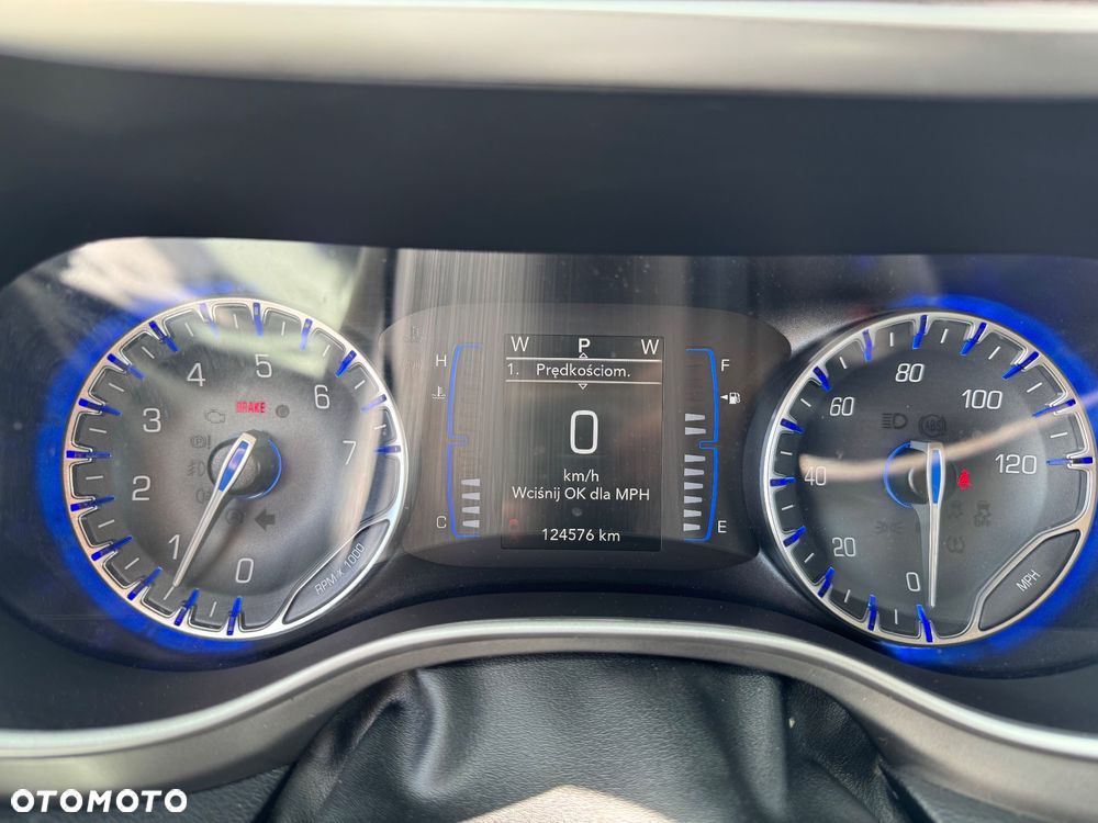 Chrysler Pacifica - 15