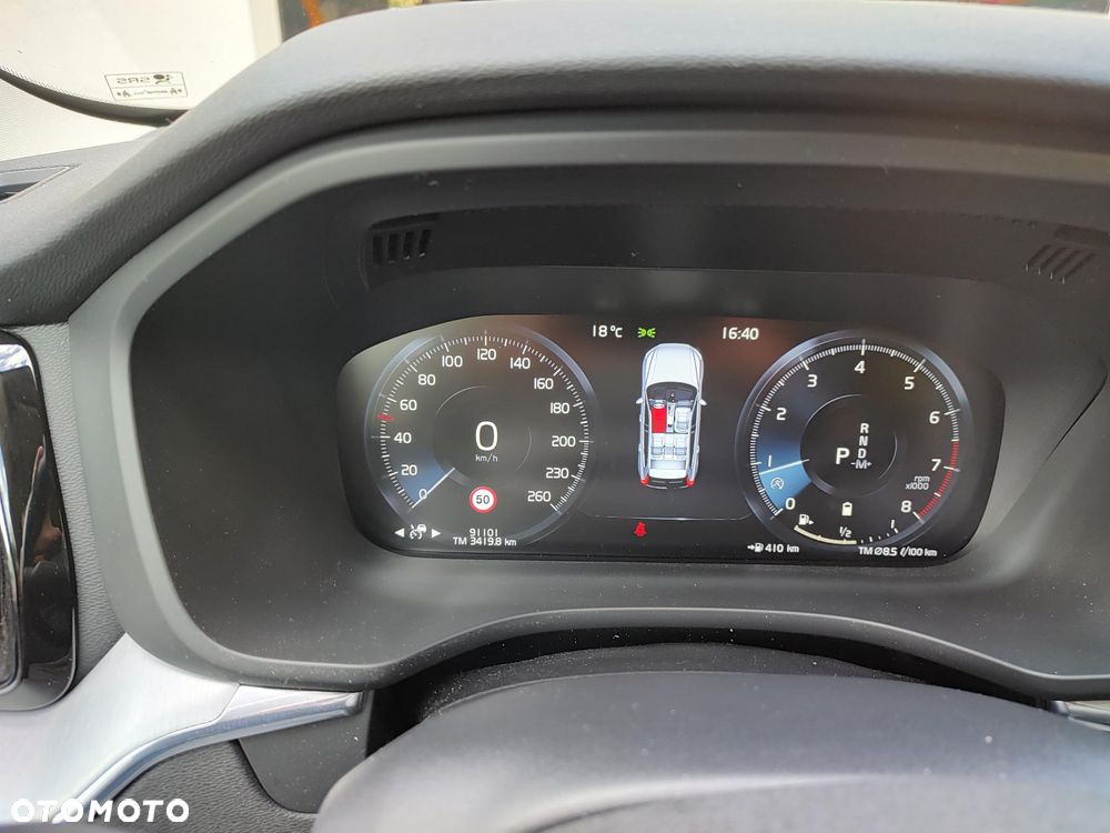 Volvo XC 60 B5 B AWD Momentum Pro - 9