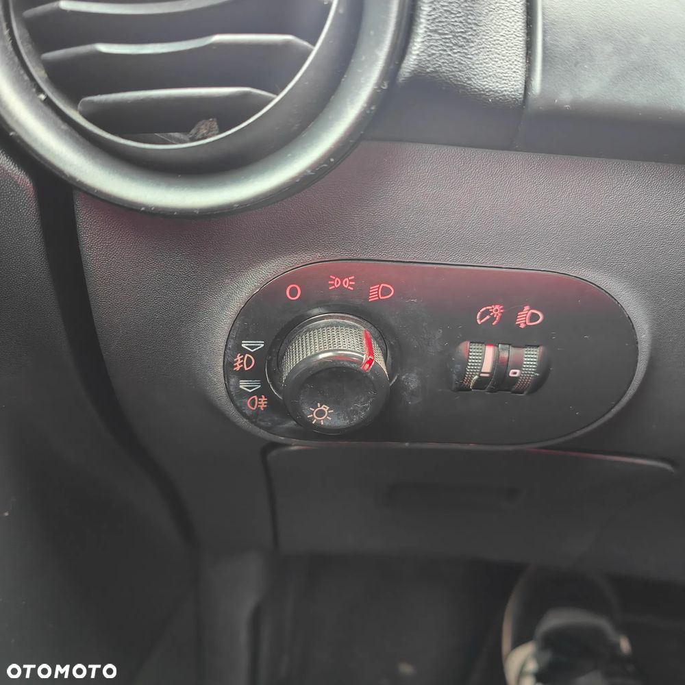 Seat Ibiza 1.4 TDI Signo - 10