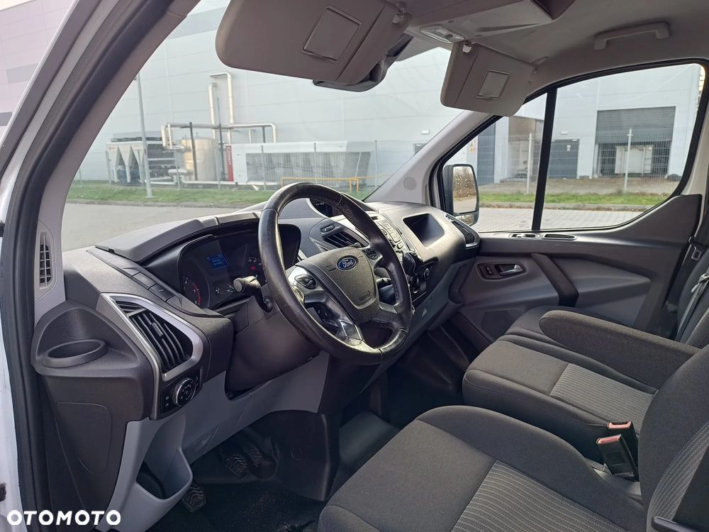 Ford TRANSIT CUSTOM - 9