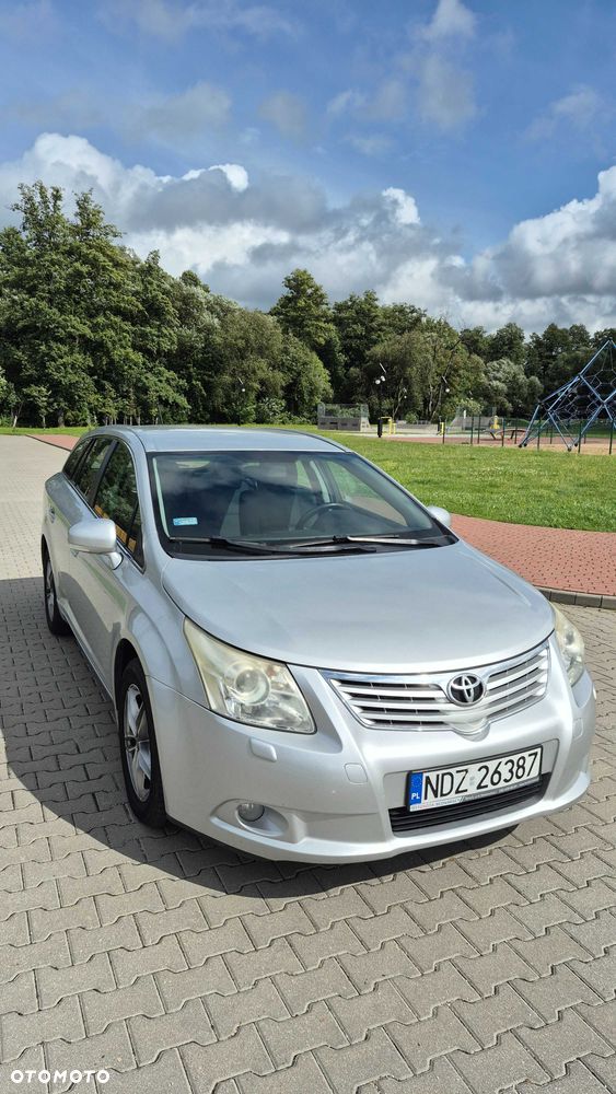 Toyota Avensis - 1