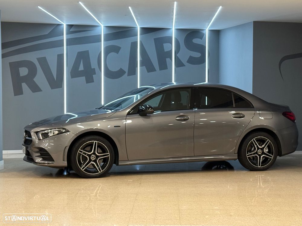 Mercedes-Benz A 250 Limousine e 8G-DCT AMG Line - 2