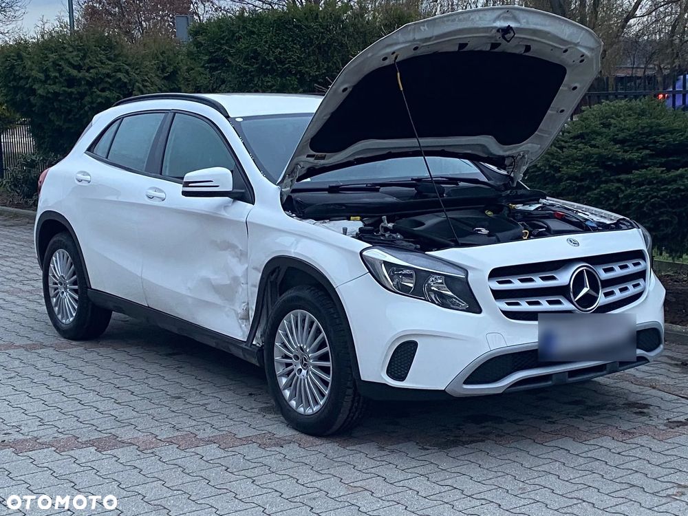 Mercedes-Benz GLA 200 d 7G-DCT - 9