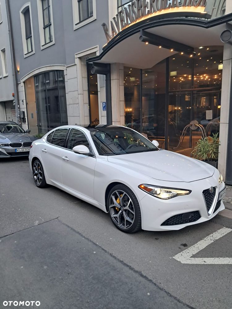 Alfa Romeo Giulia - 2