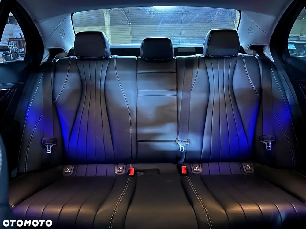 Mercedes-Benz Klasa E 400 7G-TRONIC - 17
