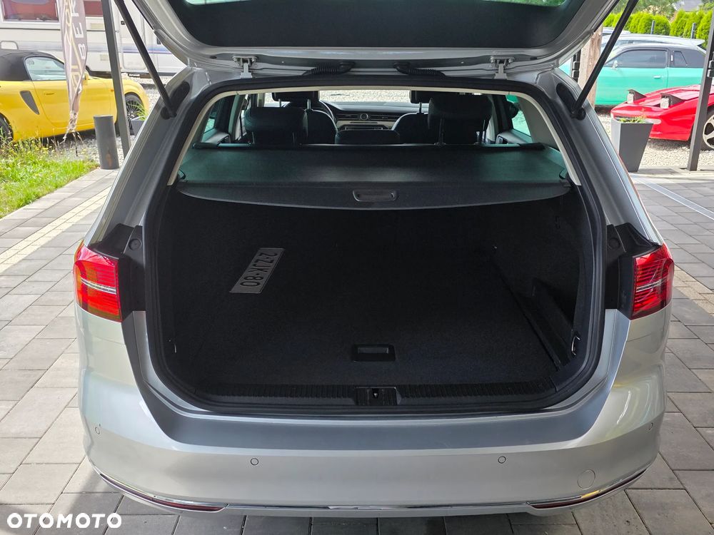 Volkswagen Passat - 28