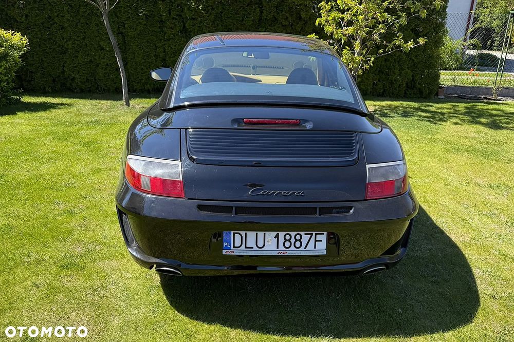 Porsche 911 Carrera - 6