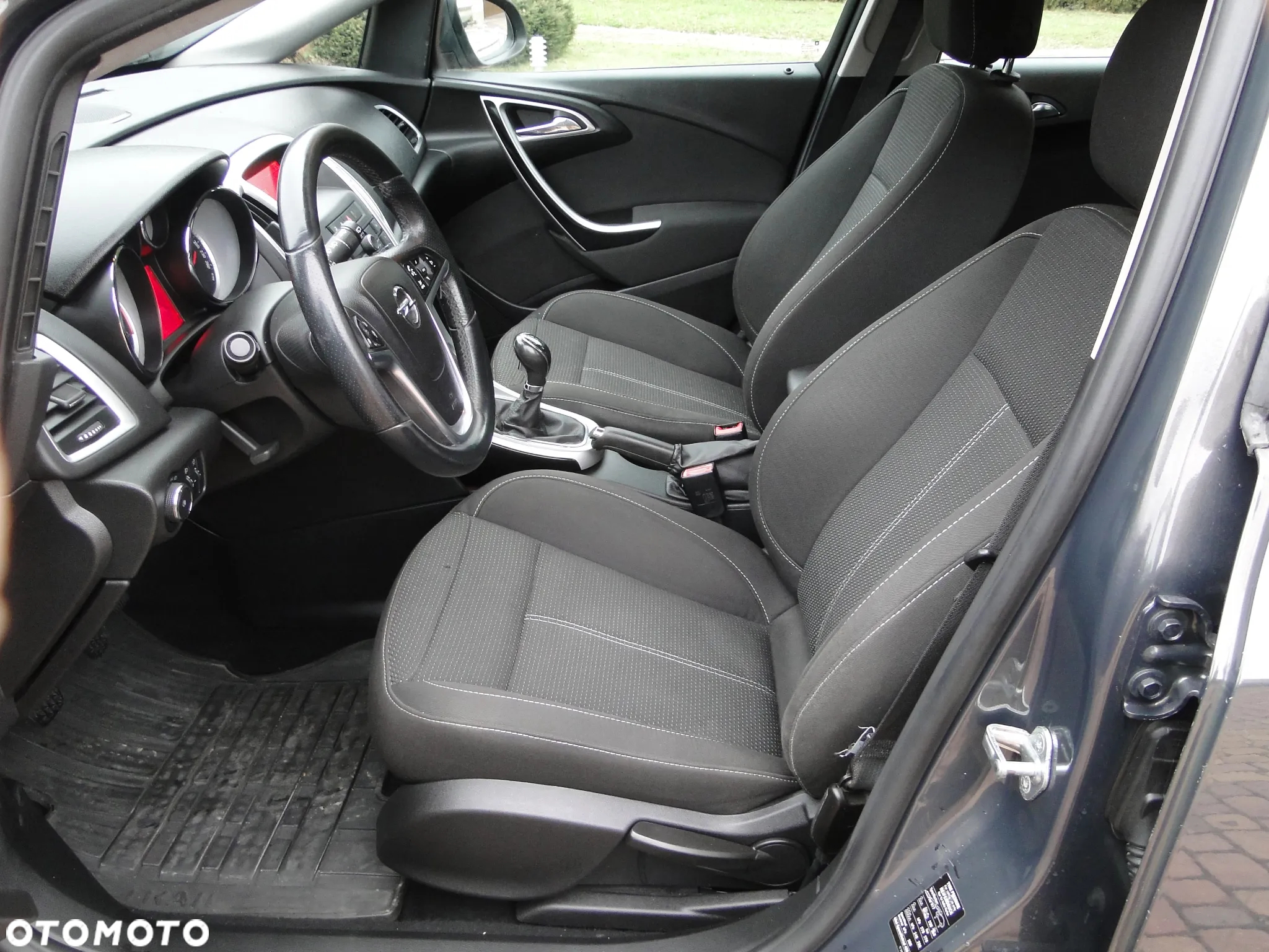 Opel Astra IV 1.7 CDTI Cosmo - 13