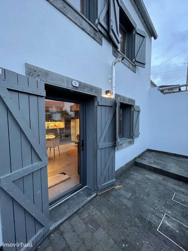 Moradia em S.Roque do Pico com 2 apartamentos de luxo - Grande imagem: 4/60