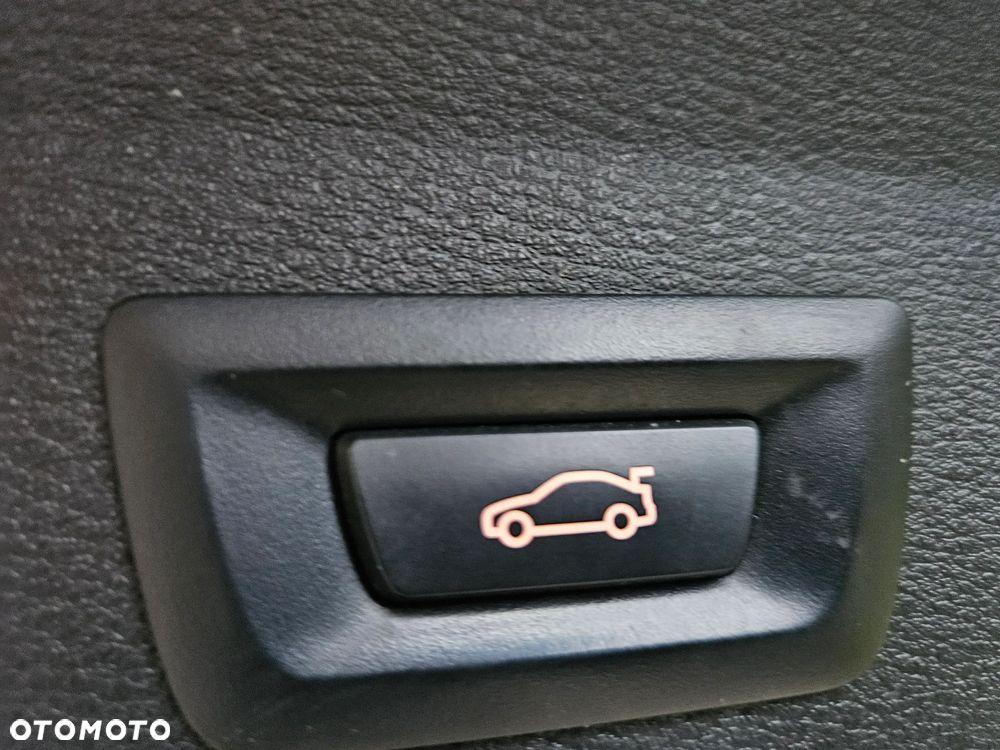 BMW X1 sDrive18d Business Edition sport - 25