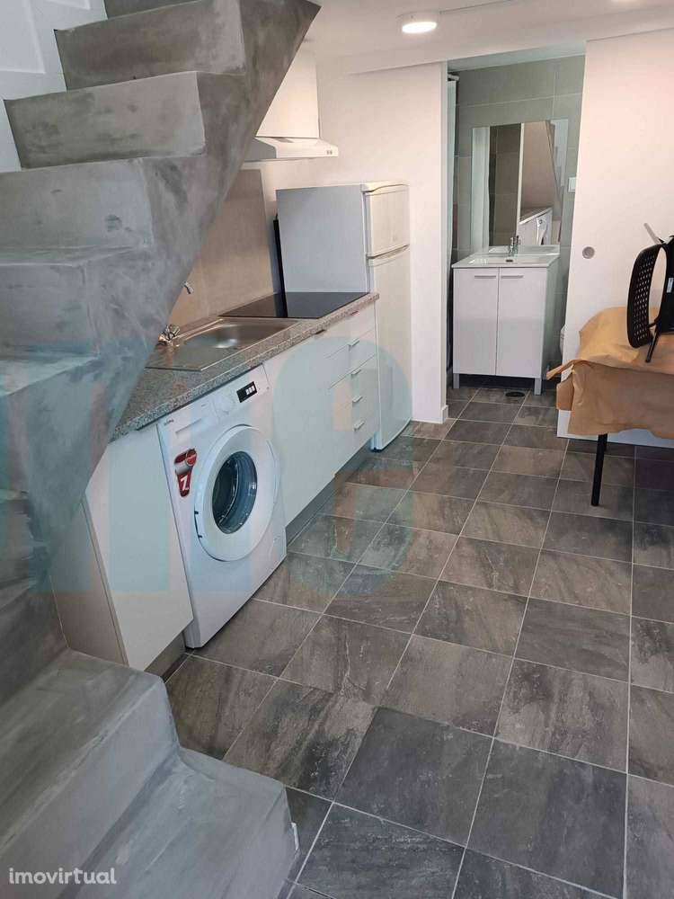 Prédio Rés do Chão | 2 Moradias Independentes | Pinheiro de Loures - Grande imagem: 3/20