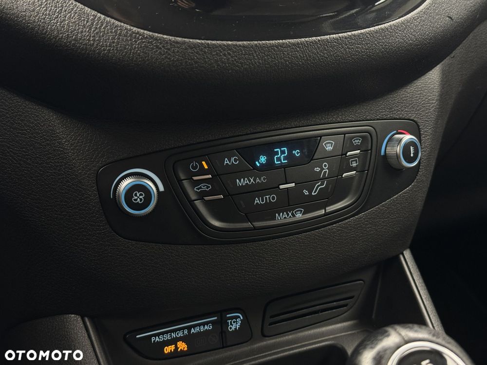 Ford Tourneo Courier 1.0 EcoBoost Titanium - 28