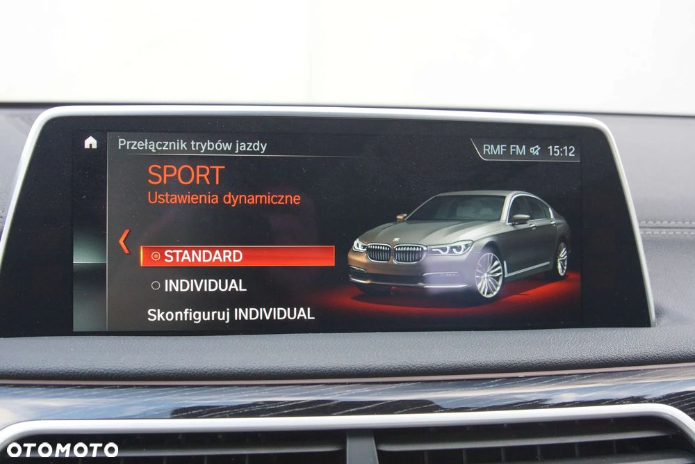 BMW Seria 7 740Li xDrive - 31
