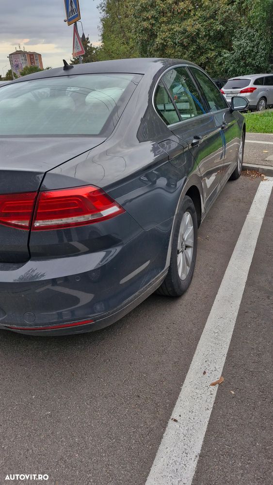 Volkswagen Passat 2.0 TDI DSG Comfortline - 5