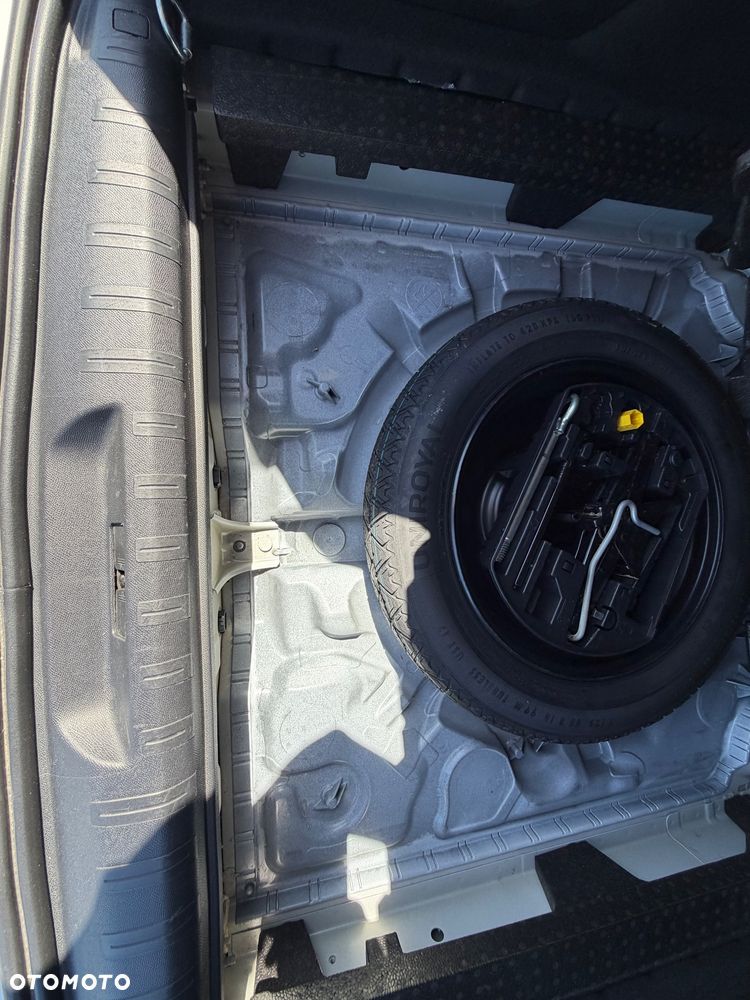 Peugeot 308 1.2 PureTech Allure Pack S&S EAT8 - 9