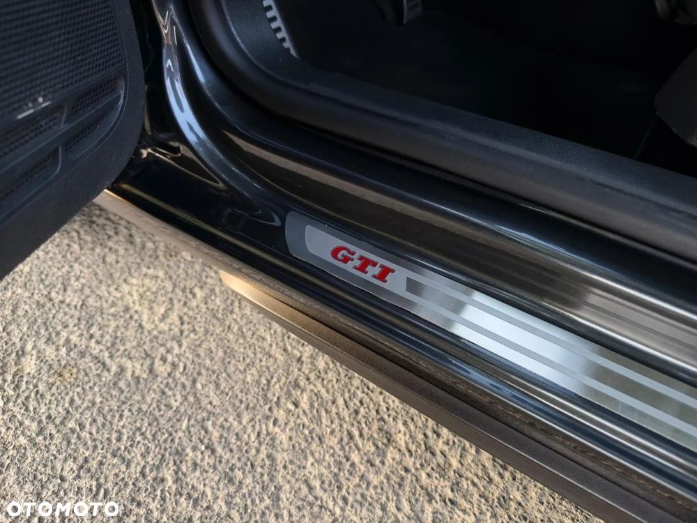 Volkswagen Golf ver-vi-2-0-tsi-gti - 14