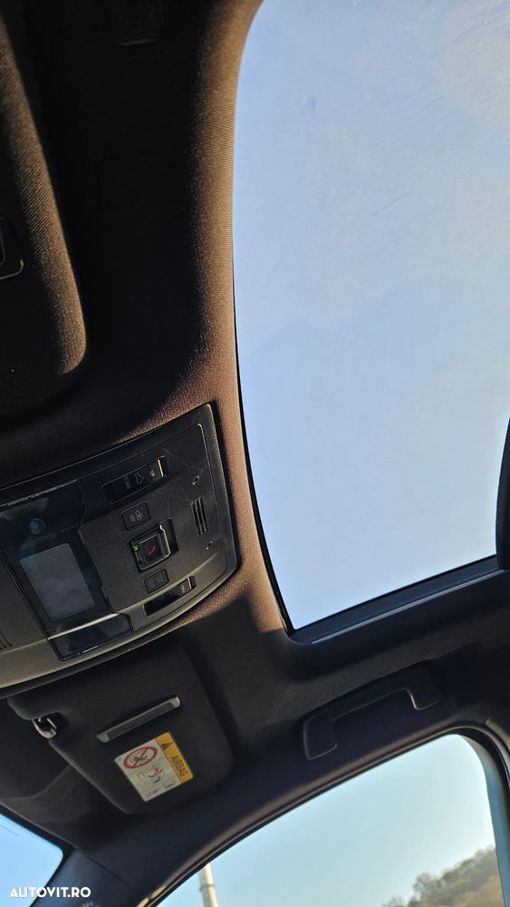 Lexus UX 250h 2.0L HEV 20H- (178 HP) 4X4 CVT F Sport - 13