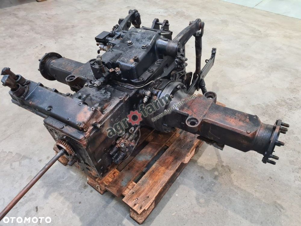 Tylny most New Holland T5040 87700831 - 1