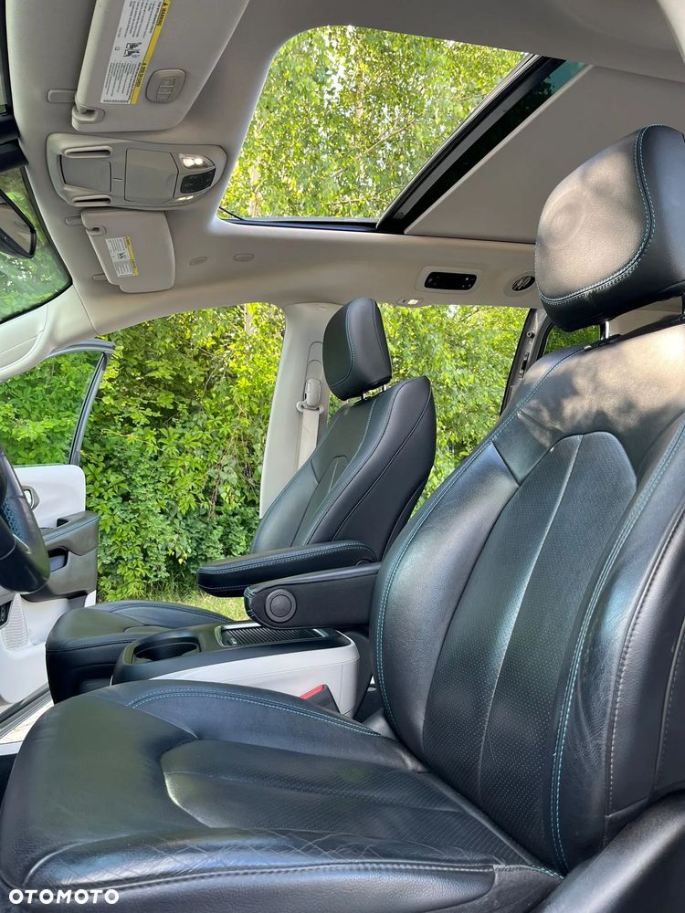 Chrysler Pacifica - 15
