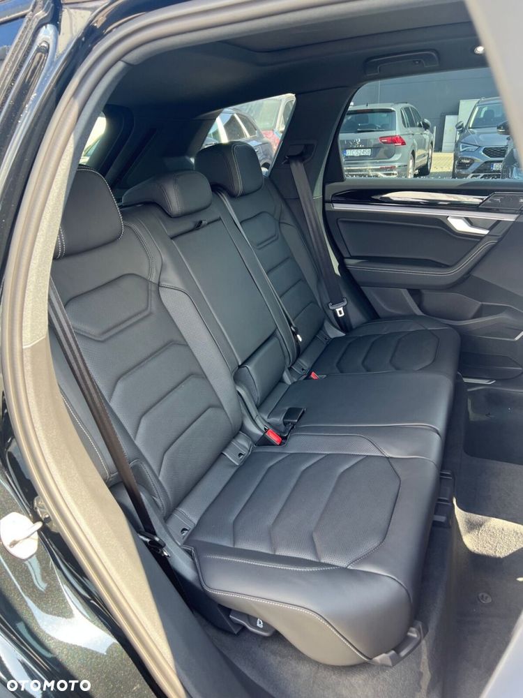 Volkswagen Touareg 3.0 V6 TDI 4Motion R-Line Final Edition - 8