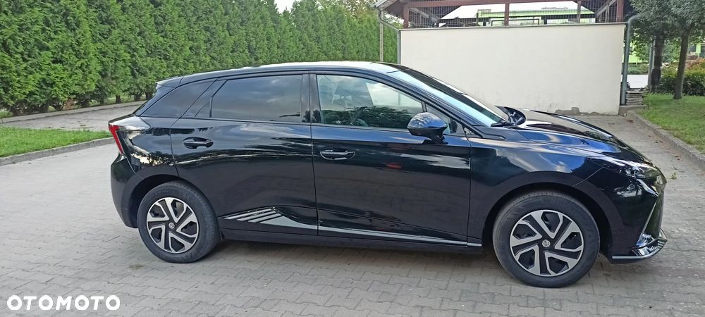 MG 4 Luxury 64 kWh - 2