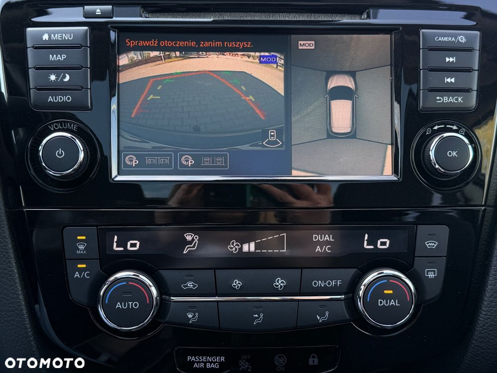 Nissan Qashqai 1.3 DIG-T Tekna - 24