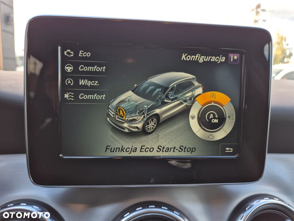 Mercedes-Benz GLA 250 UrbanStyle Edition - 38