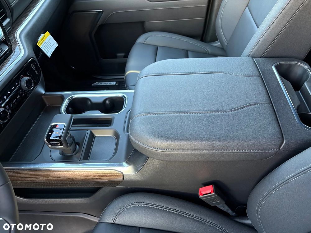 Chevrolet Silverado - 19
