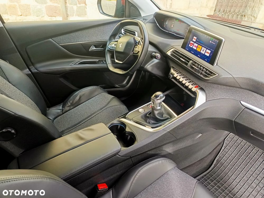 Peugeot 3008 1.2 PureTech Allure S&S - 10