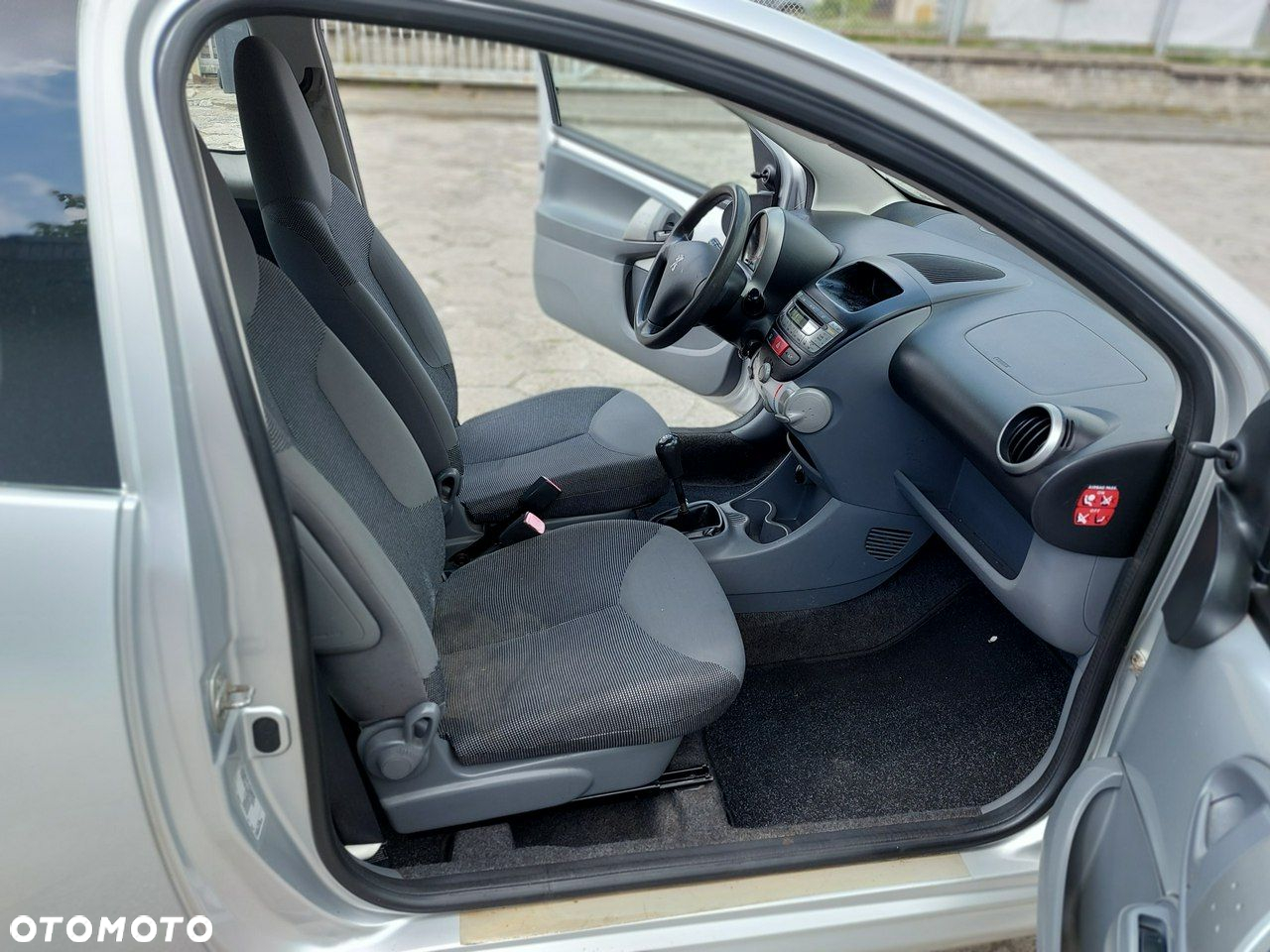 Peugeot 107 - 10