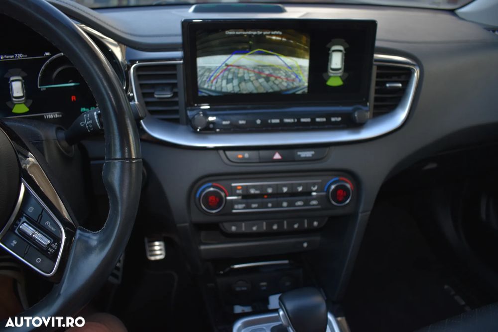 Kia Ceed - 31