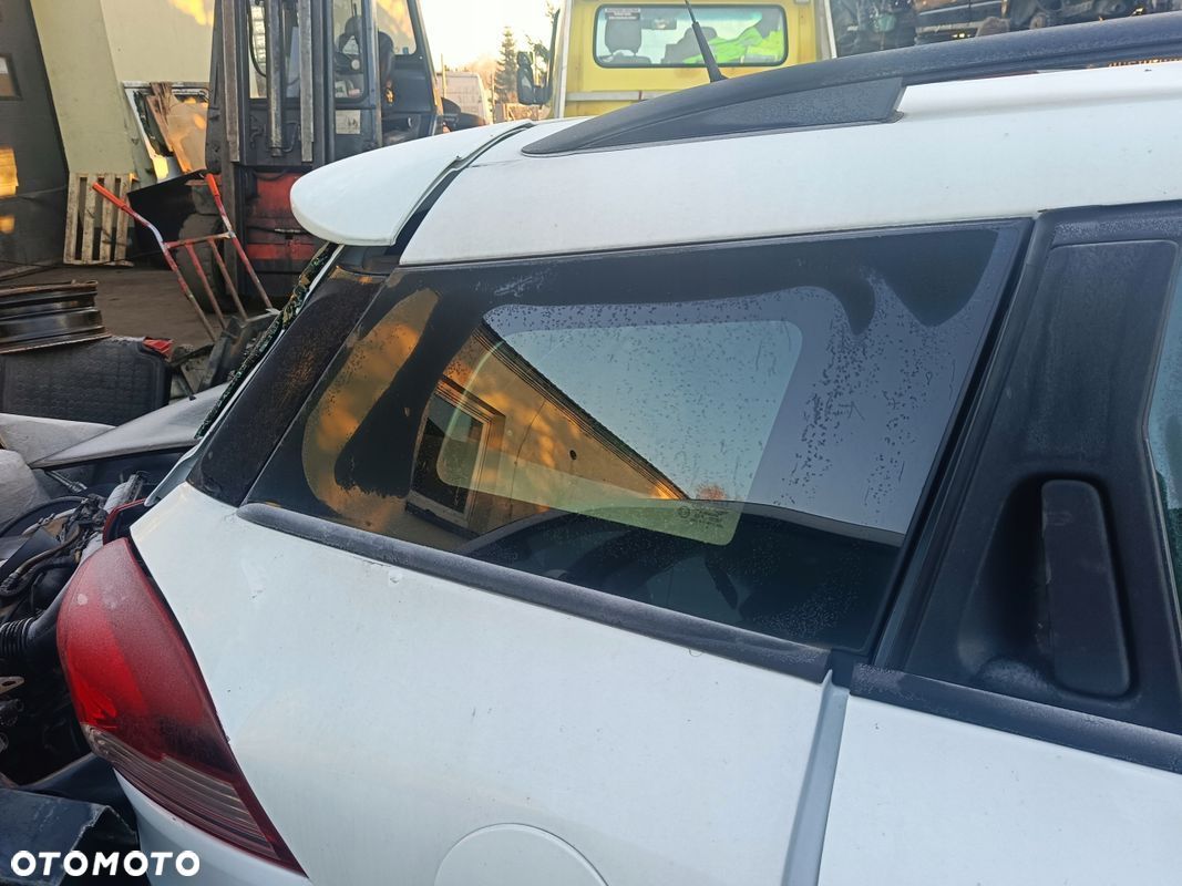 RENAULT CLIO IV KOMBI SZYBA KAROSERYJNA TYŁ PRAWA 2014 - 1