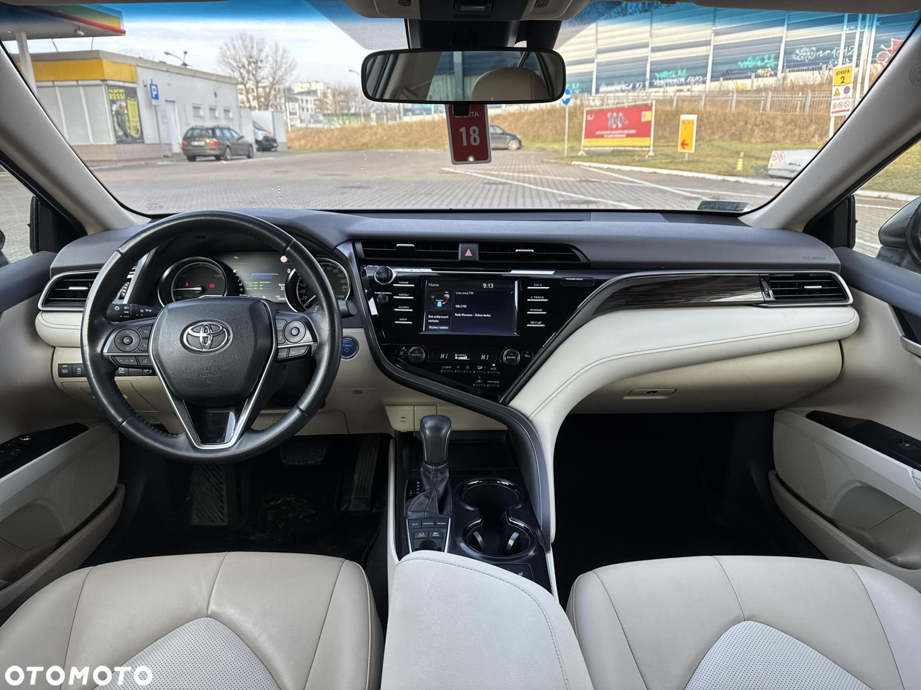 Toyota Camry - 11