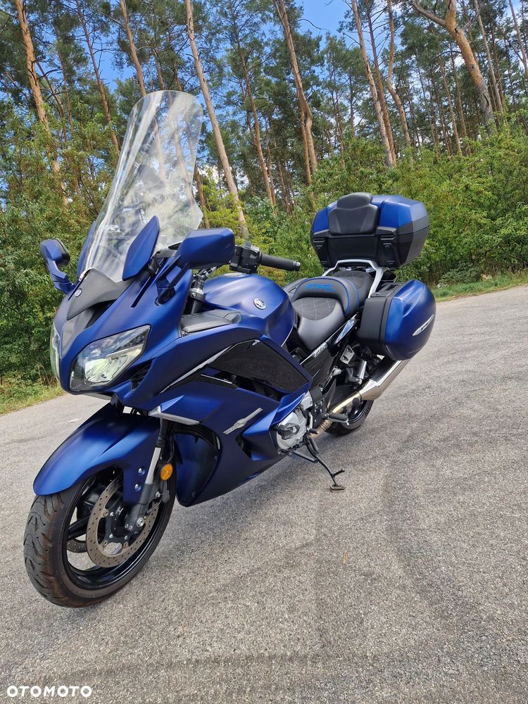 Yamaha FJR - 6