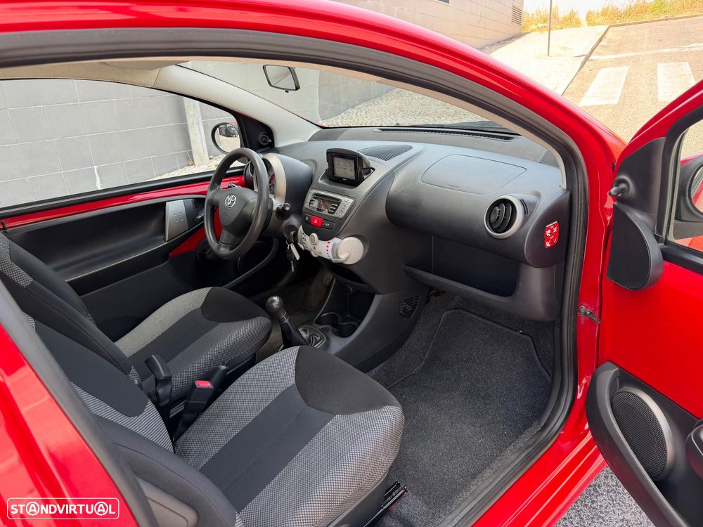 Toyota Aygo 1.0 Red Edition - 15