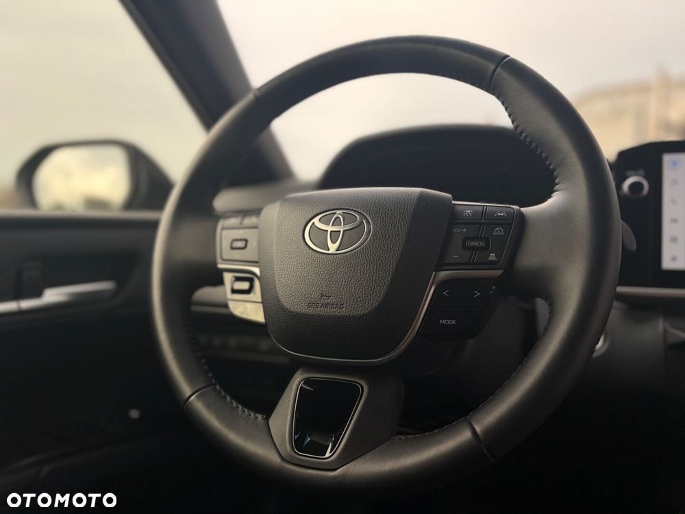 Toyota Camry - 24