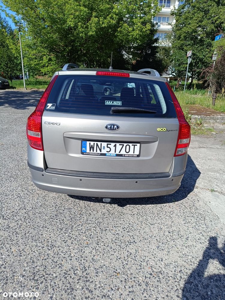 Kia Ceed - 4