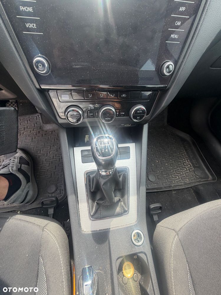 Skoda Octavia 1.6 TDI SCR Business - 8