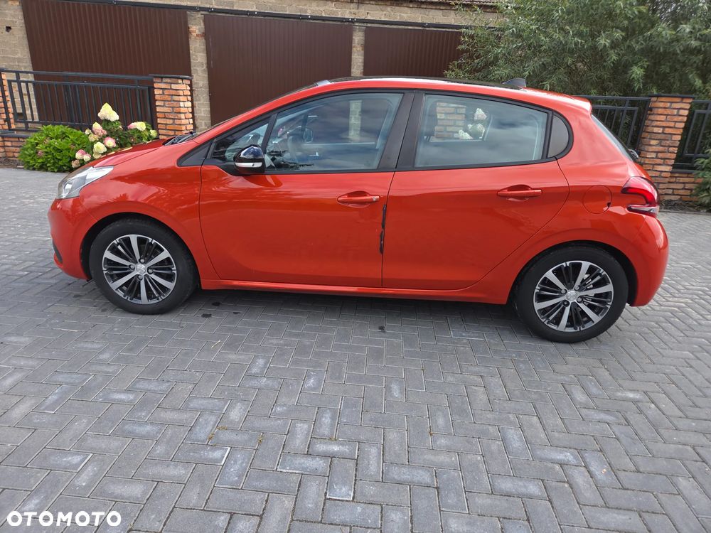 Peugeot 208 - 11